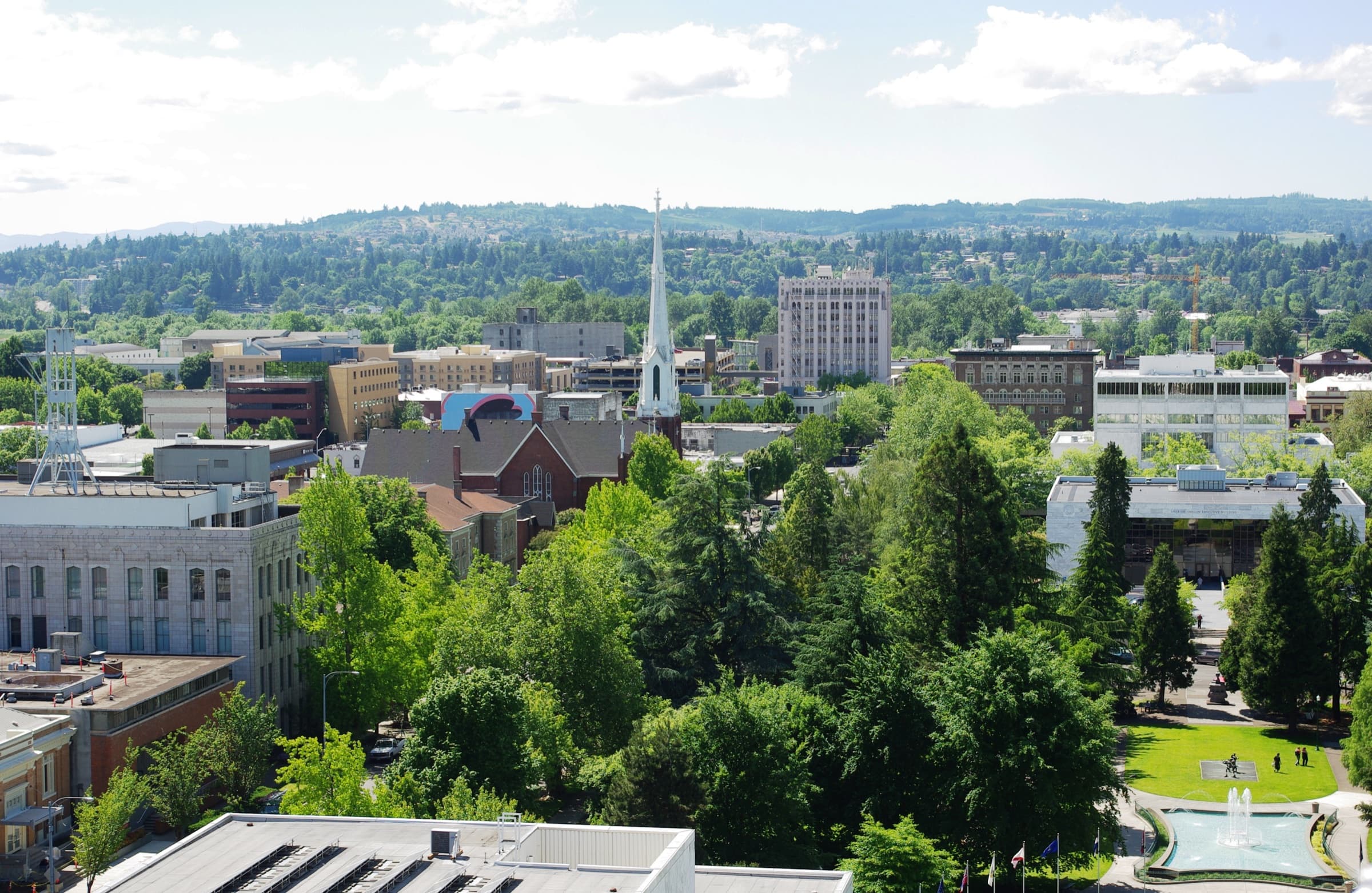 Salem, Oregon skyline at dusk