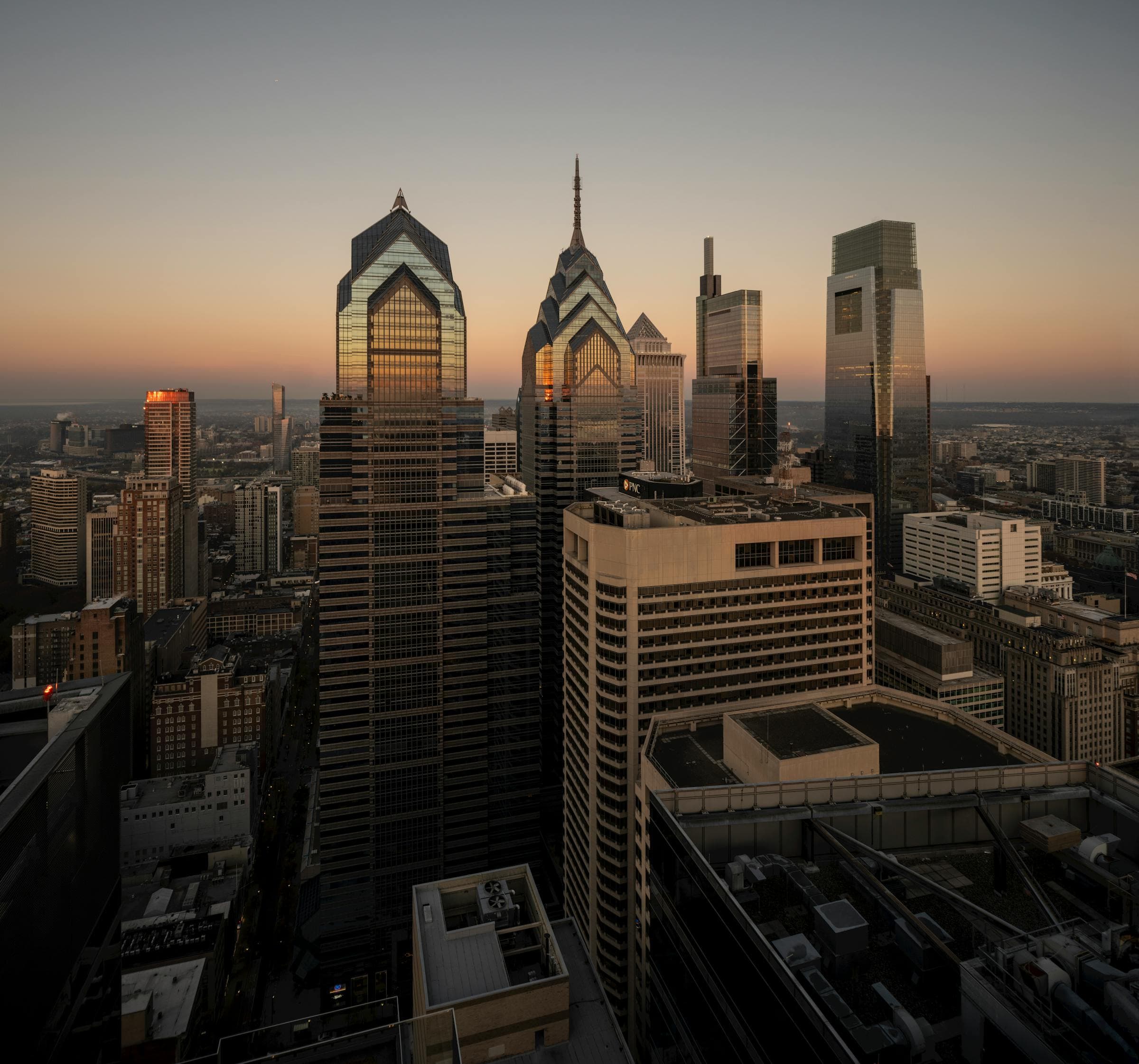 Philadelphia, Pennsylvania skyline at dusk